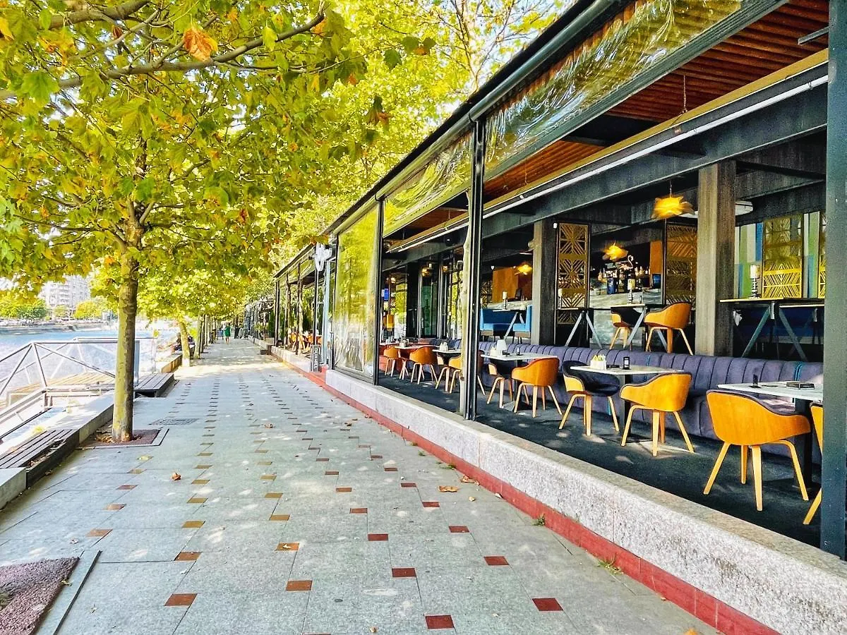 Madra Rentals Bucharest One Apartament